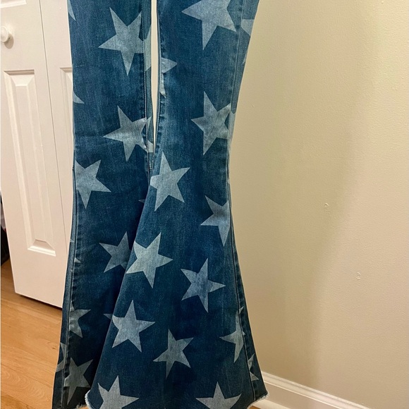 Star Patterned High Rise Flare Jeans nwt - Picture 5 of 6